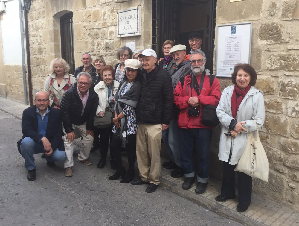 Group-at-water-syynagogue.jpg