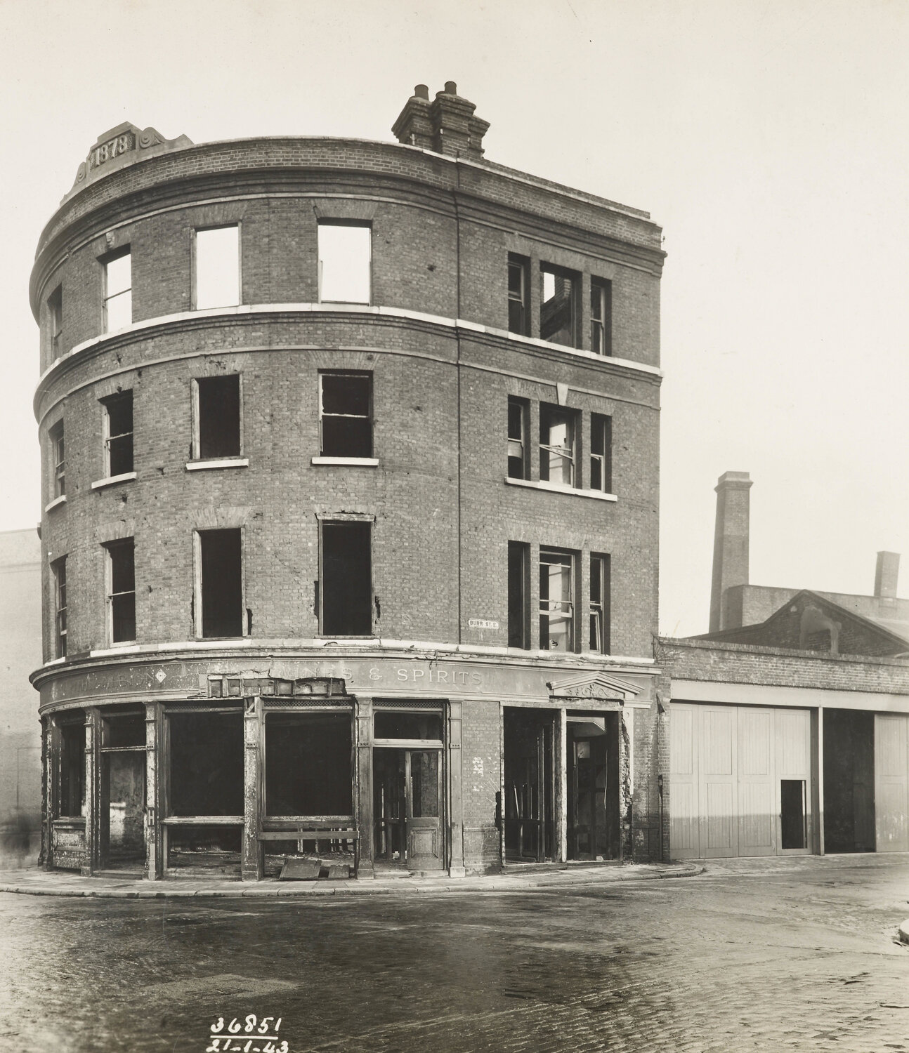 Bomb damage to the Albion pub, January 1943