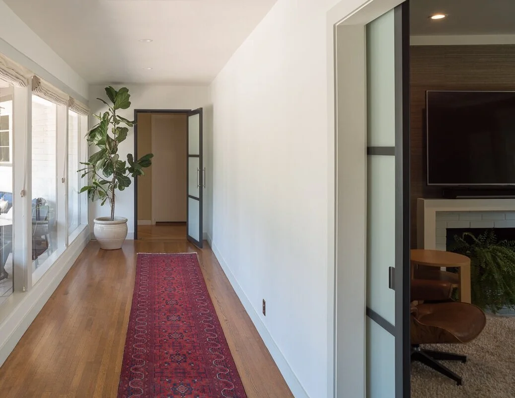 hermosahallway1.jpg