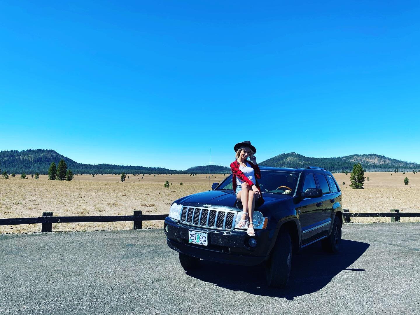 Just wanna share this picture of my beautiful wife, and Bohannon Jeepy, Wasn&rsquo;t shared much, but basically as soon as we got home from our honeymoon Bohannon my Jeep died. Fast forward to 5 months later, many many hours, lots of grease and learn