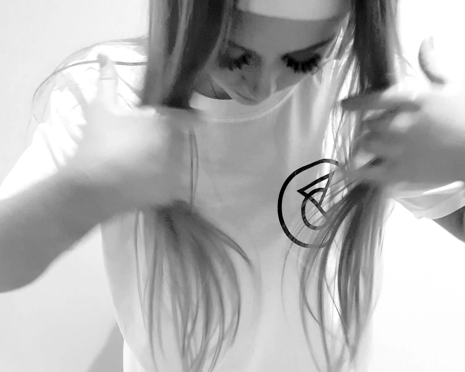 Art of Protest Gallery T-shirt white (Chloe Mae)