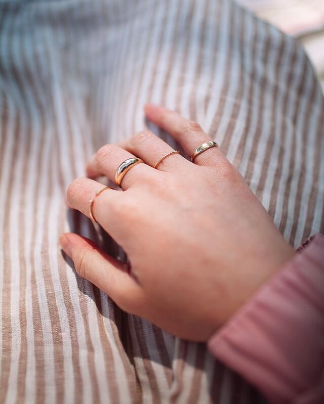 feel the sunshine ☀️ set up a socially distant easter celebration with our neighbors this morning and feeling so grateful for the little things ✨ wore some dainty @mejuri rings to dress up for the occasion! #mejuri