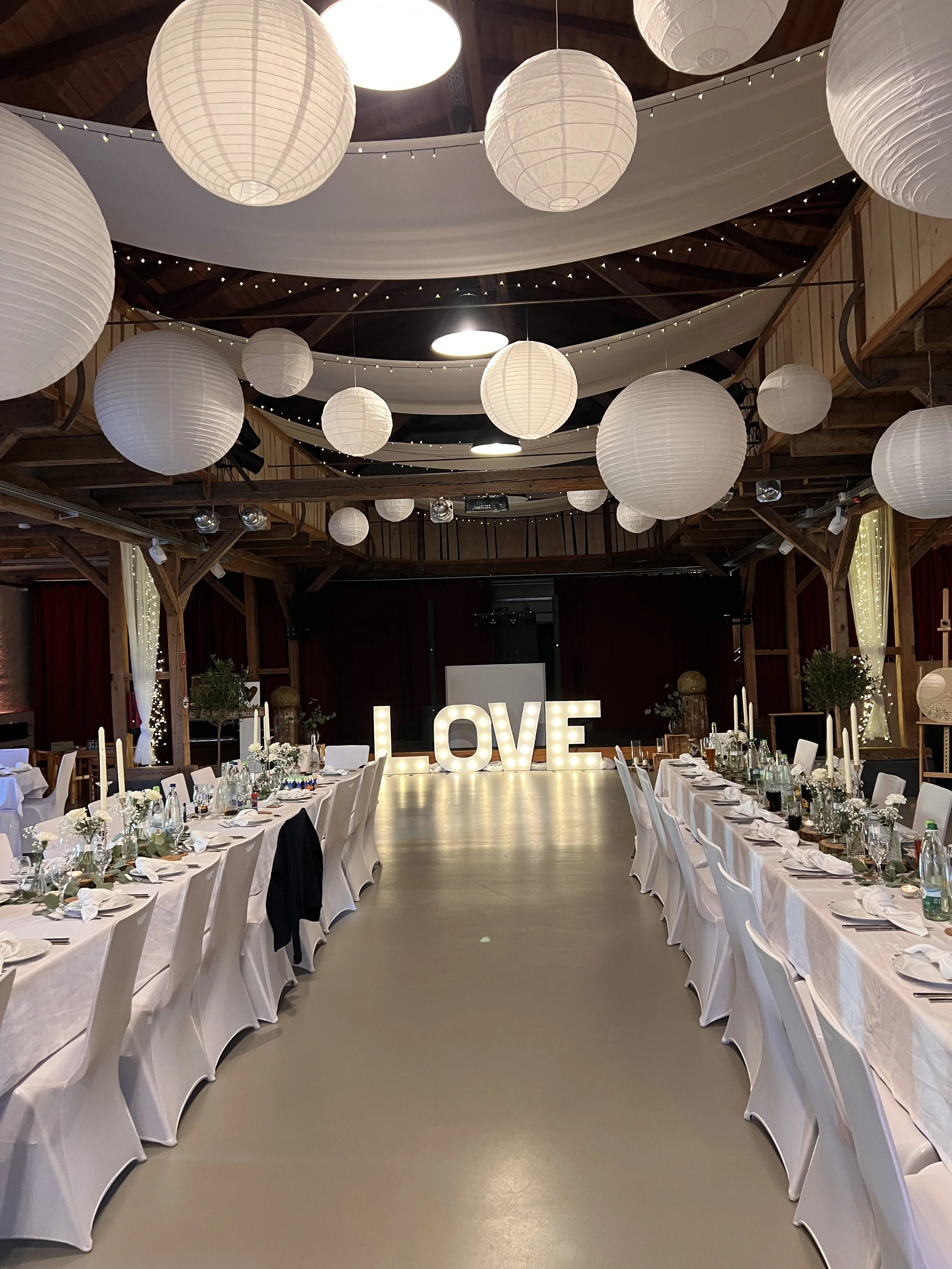 Hochzeit in der Lumperer Hall in Trabitz: Die Location für viele Gäste