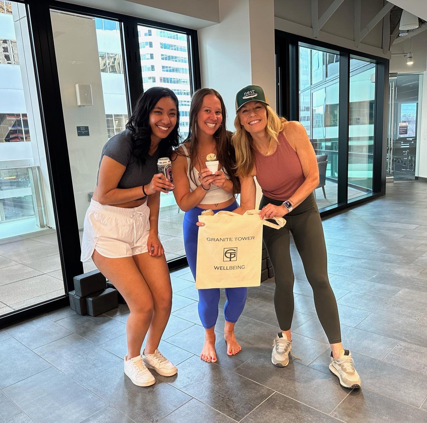 A belated Earth Day post in celebration of the incredible planet we call home🌍 and this fun partnership with @drinkhoochbooch at Granite Tower in downtown Denver!

Last week, we hosted a Kombucha Earth Day Happy Hour with yoga lead by @bridget.lavin