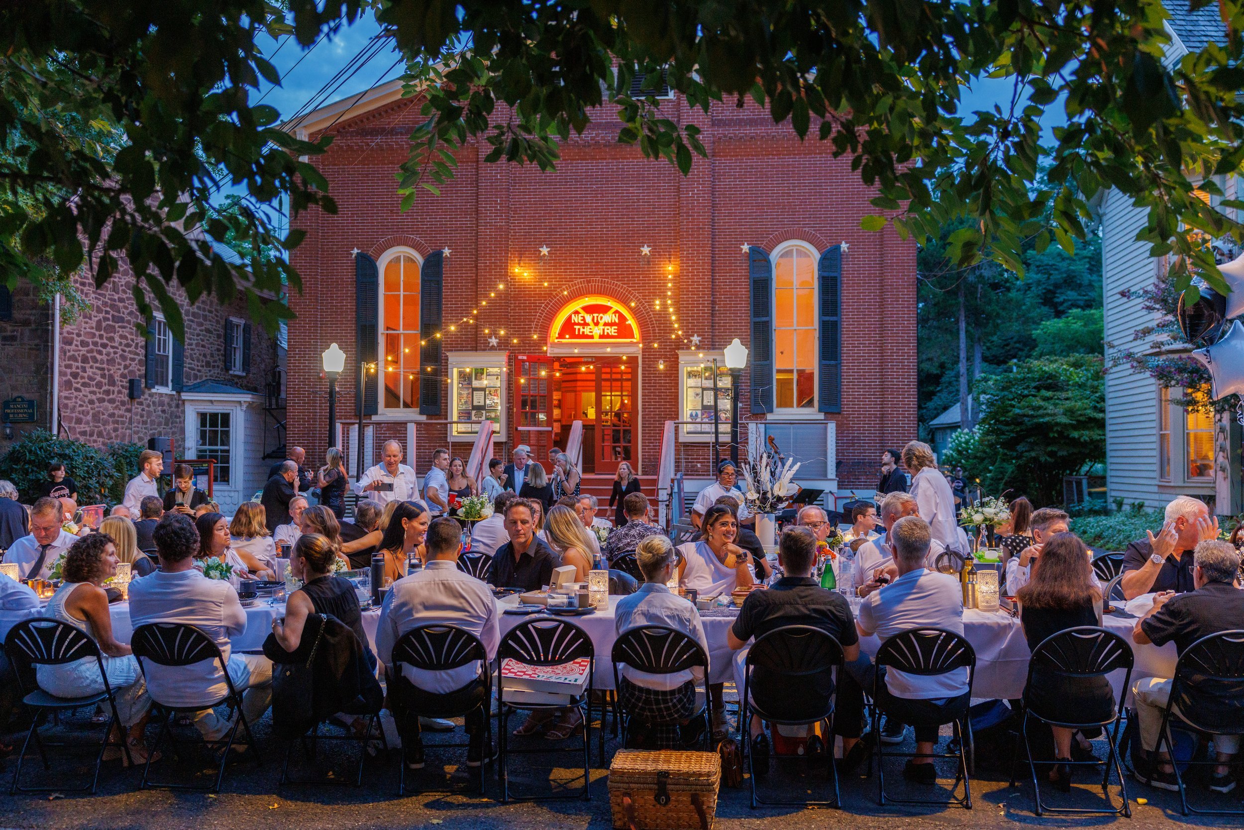The Newtown Black & White Dinner