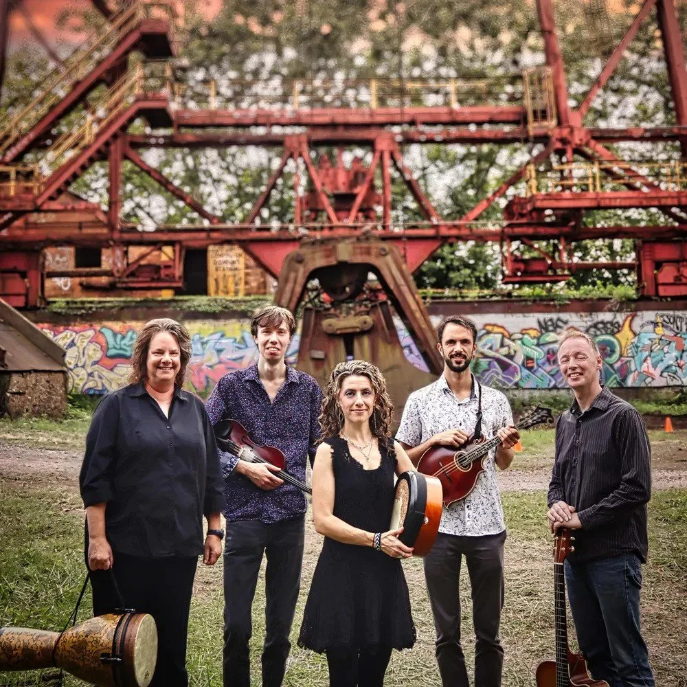 RUNA - Celtic-American Roots Band