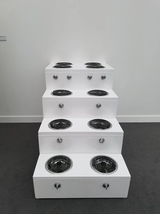 Los Carpinteros, Escalera (Oven Step), 2001