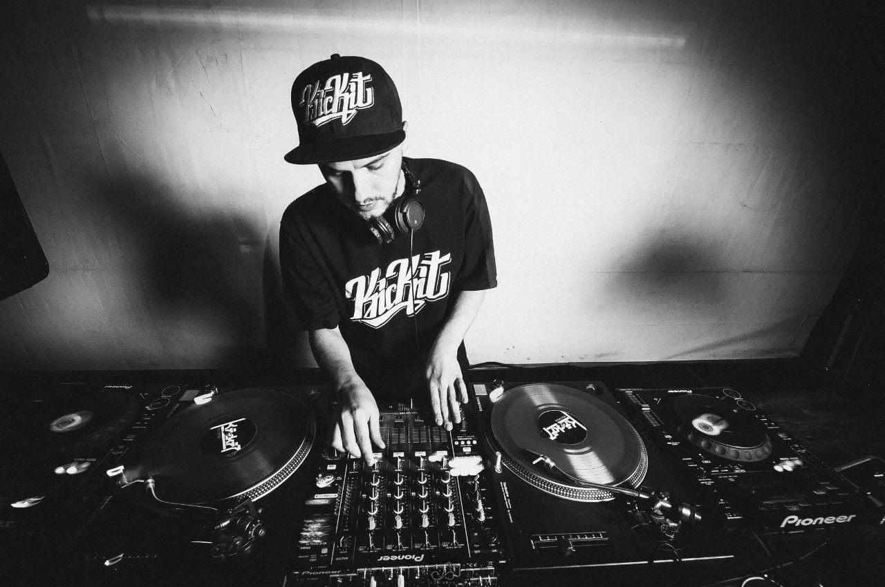 dj shon.jpg
