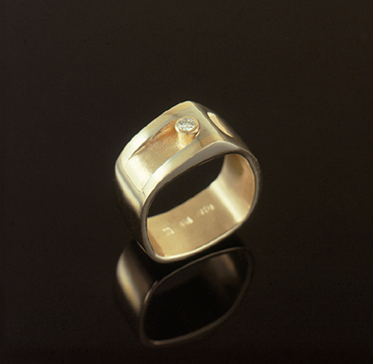 JamesBradshaw-Goldsmith-Gold-and-Diamond-Bandring19.jpeg