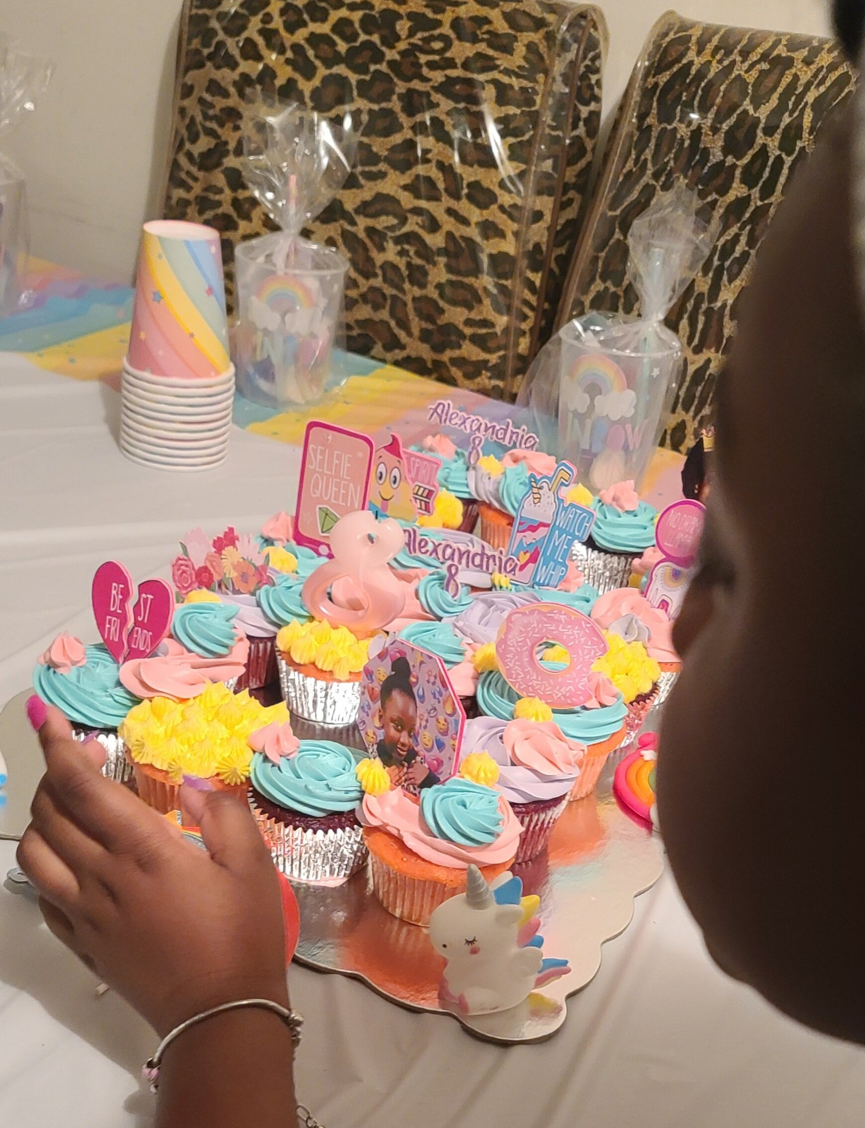 chevy cupcakes.jpg