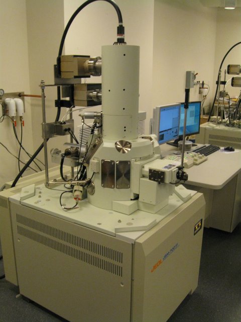  Lichtman Lab: Scanning electron microscopes will play a large role in fulfilling the goals of the Connectome Project. We have provided software and hardware support; occasionally assisting the manufacturers with custom installations. 