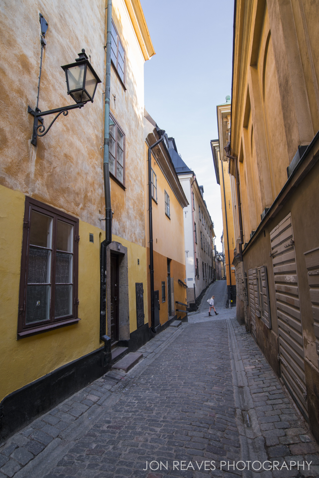 Old Town Stockholm, Sweden (Nikon D600, 18-35G : 18mm, ISO 400, f8, 1/100 sec, handheld)