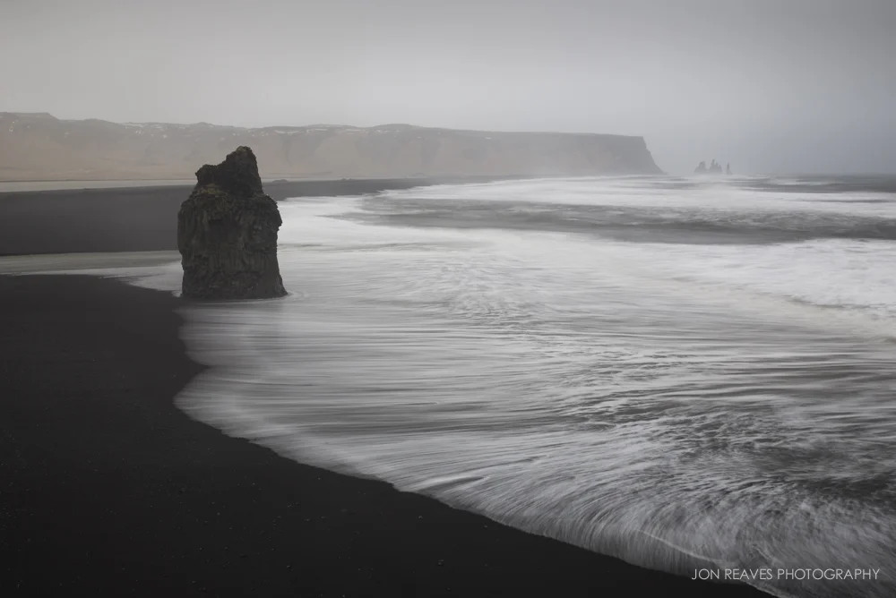 Dyrholaey, Iceland (Nikon D600, 18-35G : 35mm, ISO 100, f10, 3 sec, tripod, polarizer, 6 stop ND)