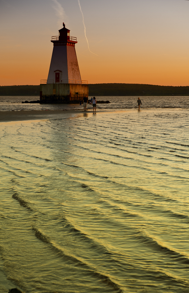 Sandy Point Lighthouse Beach_051A.jpg