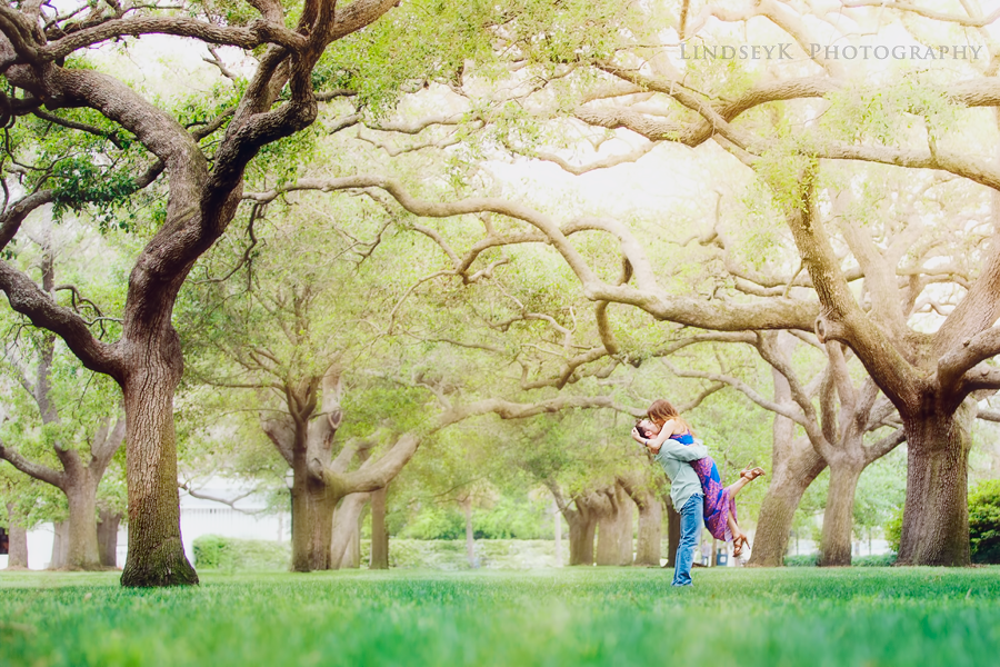 wedding-under-oak-trees.png