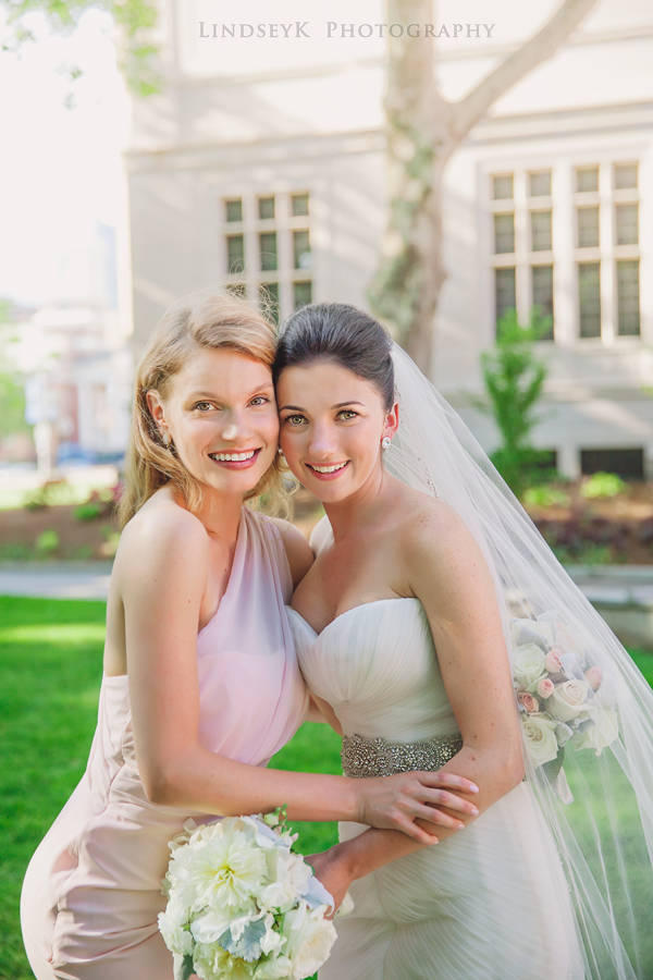 bride-and-maid-of-honor.png