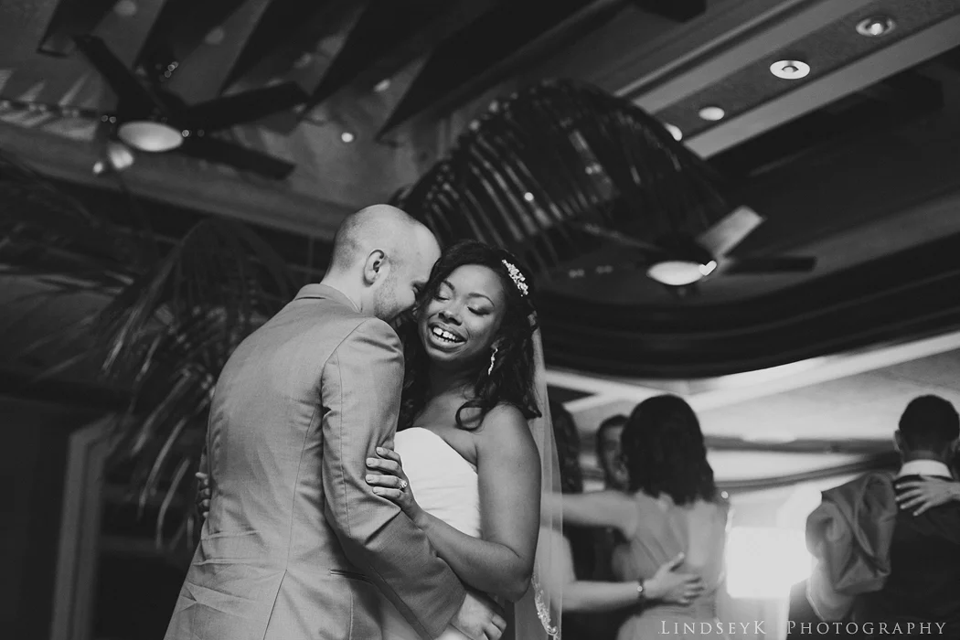 bride-groom-dance