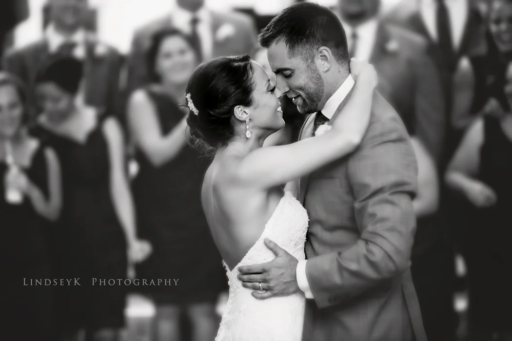 bw-first-dance