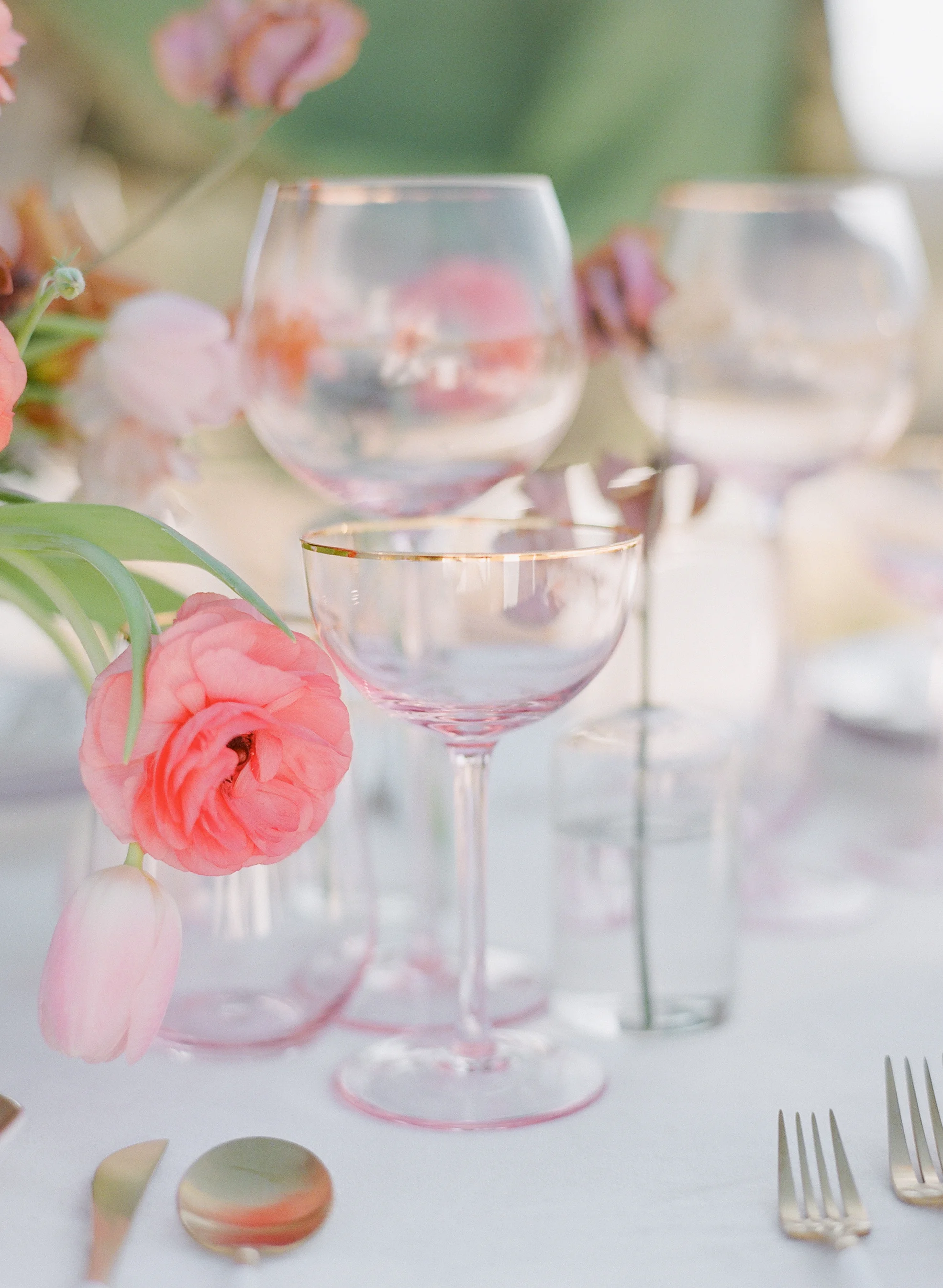 Savan Photography I Oak + Amble flowers I Signature Party Rentals table top goods I Party Crush Studio linens