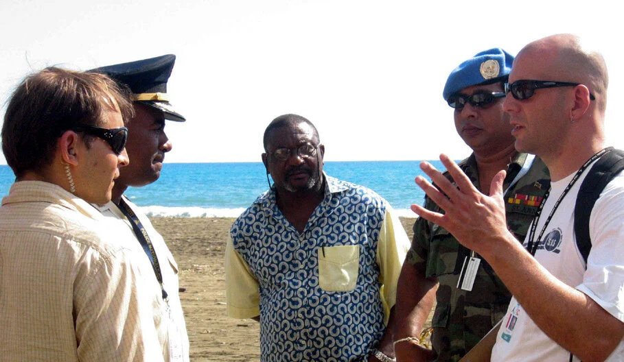 Haiti 2006 Pete meeting with security 6.jpg