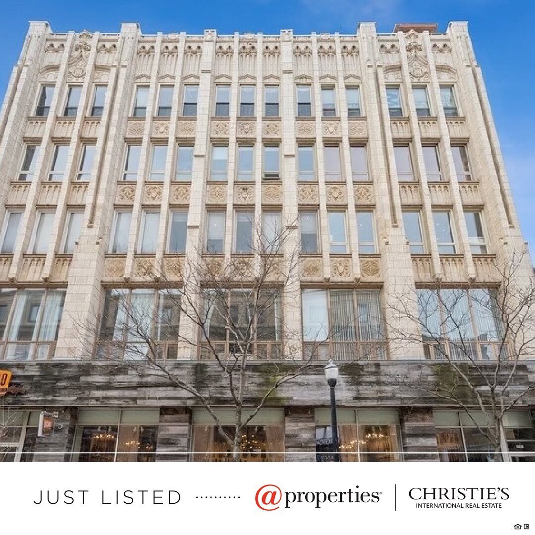 JUST LISTED! This ENORMOUS one bed one bath residence in Lakeview/Roscoe Village features over 1100 square feet of living space, 14 foot ceilings, wall of windows for gorgeous light, and a giant walk in cedar lined closet. Offered st $275,000.  Open 