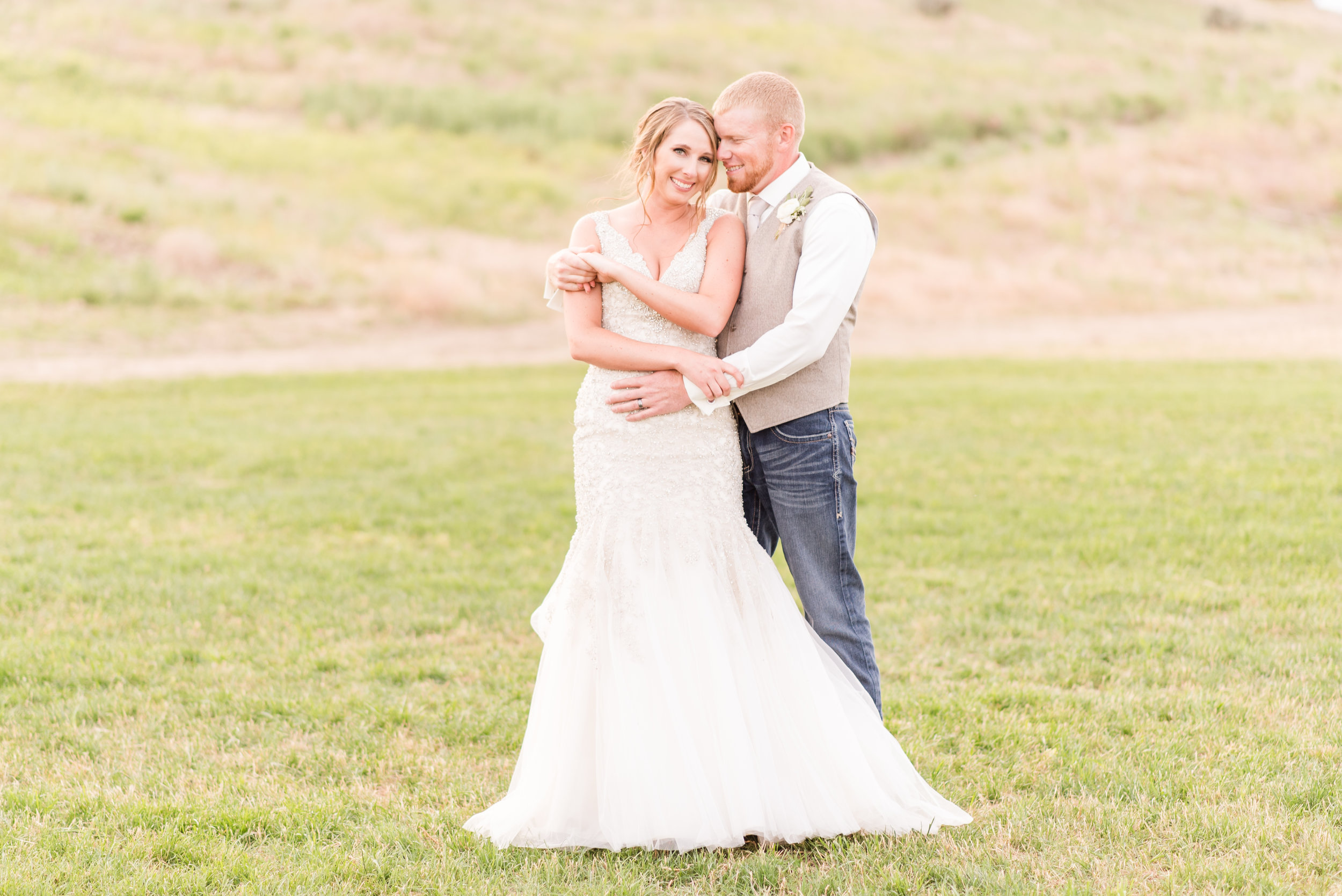 Rustic Farm Wedding - Tri Cities Washington Wedding Photographer - Morgan Tayler Photo & Design