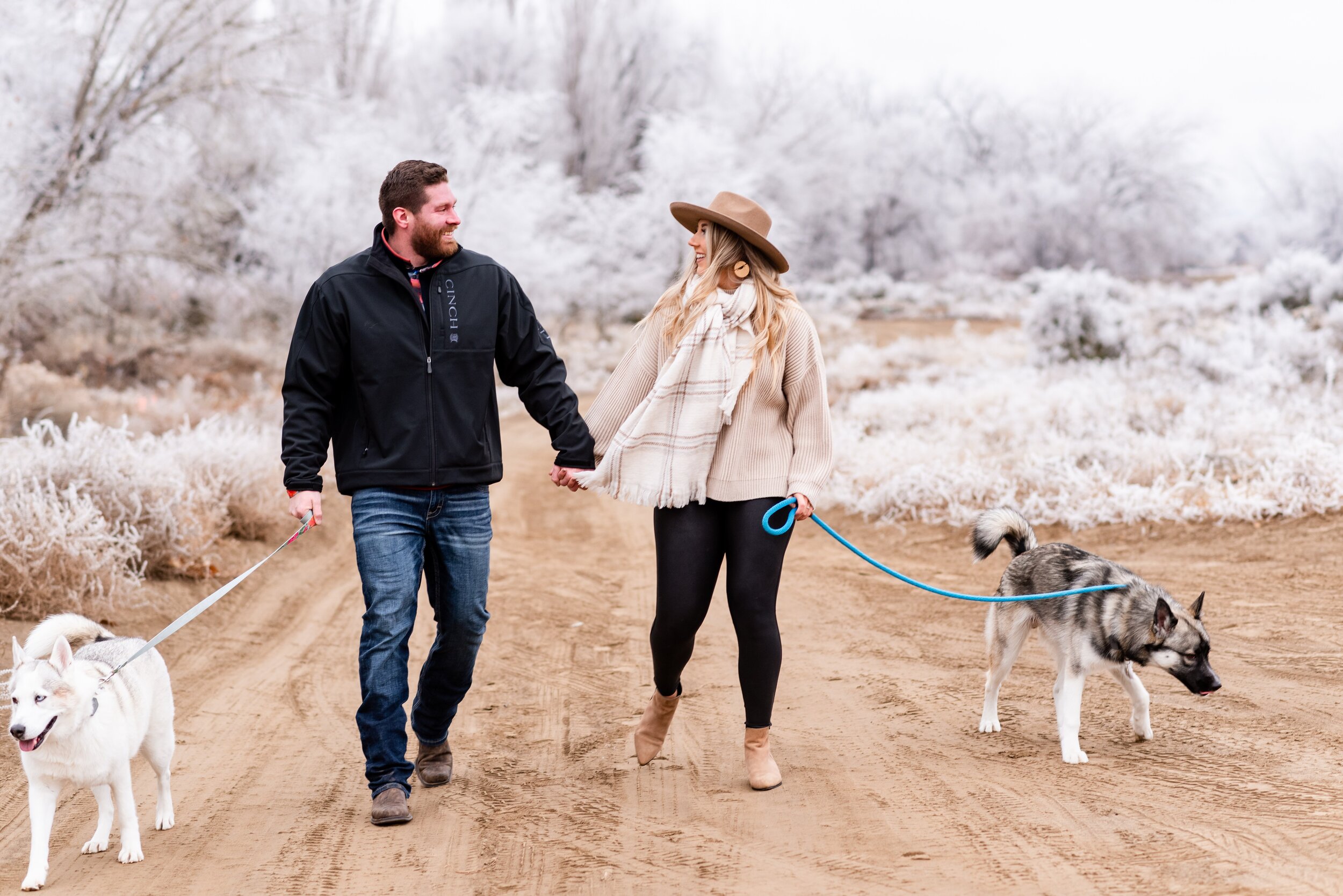 Tri Cities Engagement Couple Photographer - Tri Cities Wedding Photographer - What to Wear for Winter Engagement Photos with Dogs - Winter Engagement Session Outfits - Morgan Tayler Photo &amp; Design