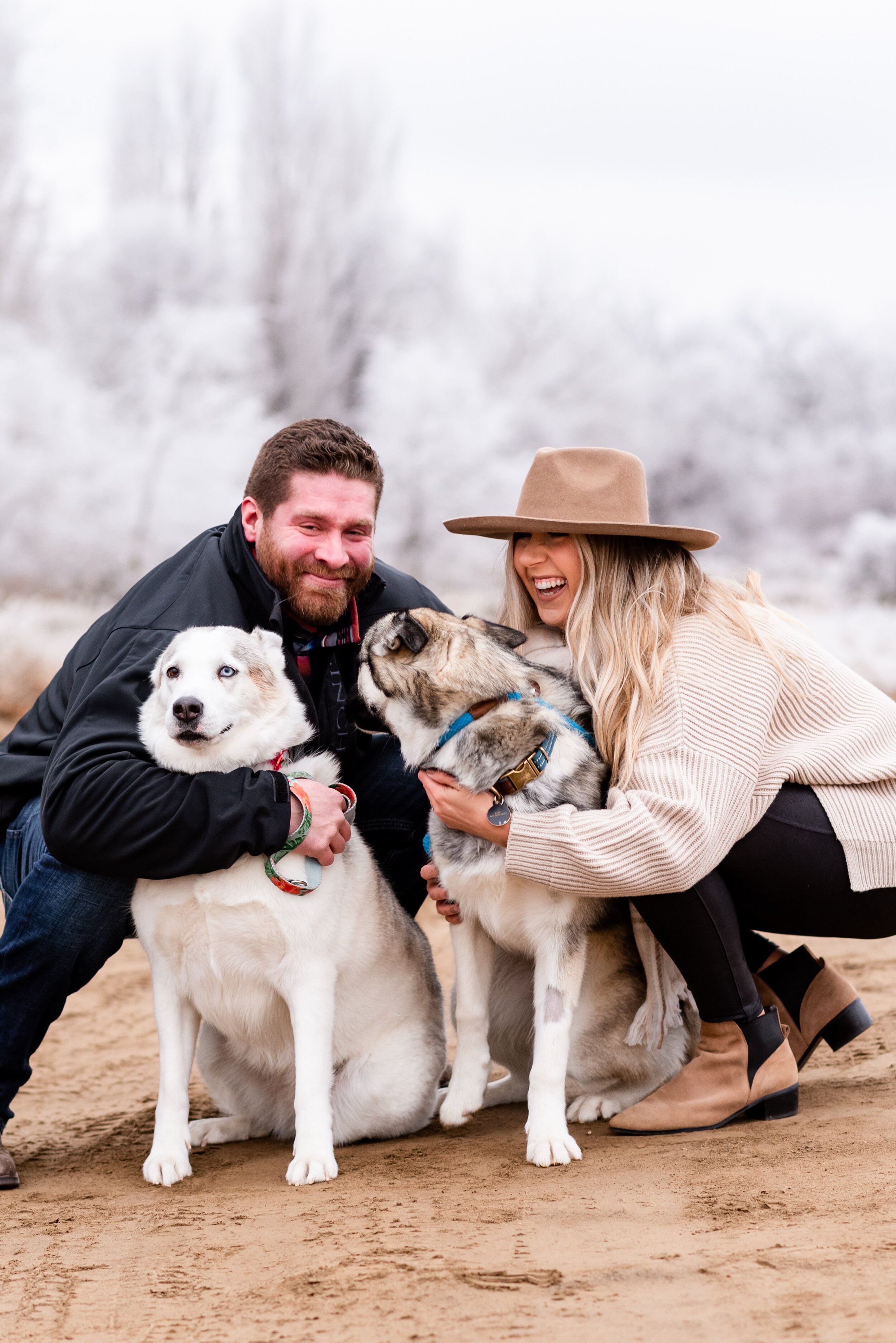 Tri Cities Engagement Couple Photographer - Tri Cities Wedding Photographer - What to Wear for Winter Engagement Photos with Dogs - Winter Engagement Session Outfits - Morgan Tayler Photo &amp; Design