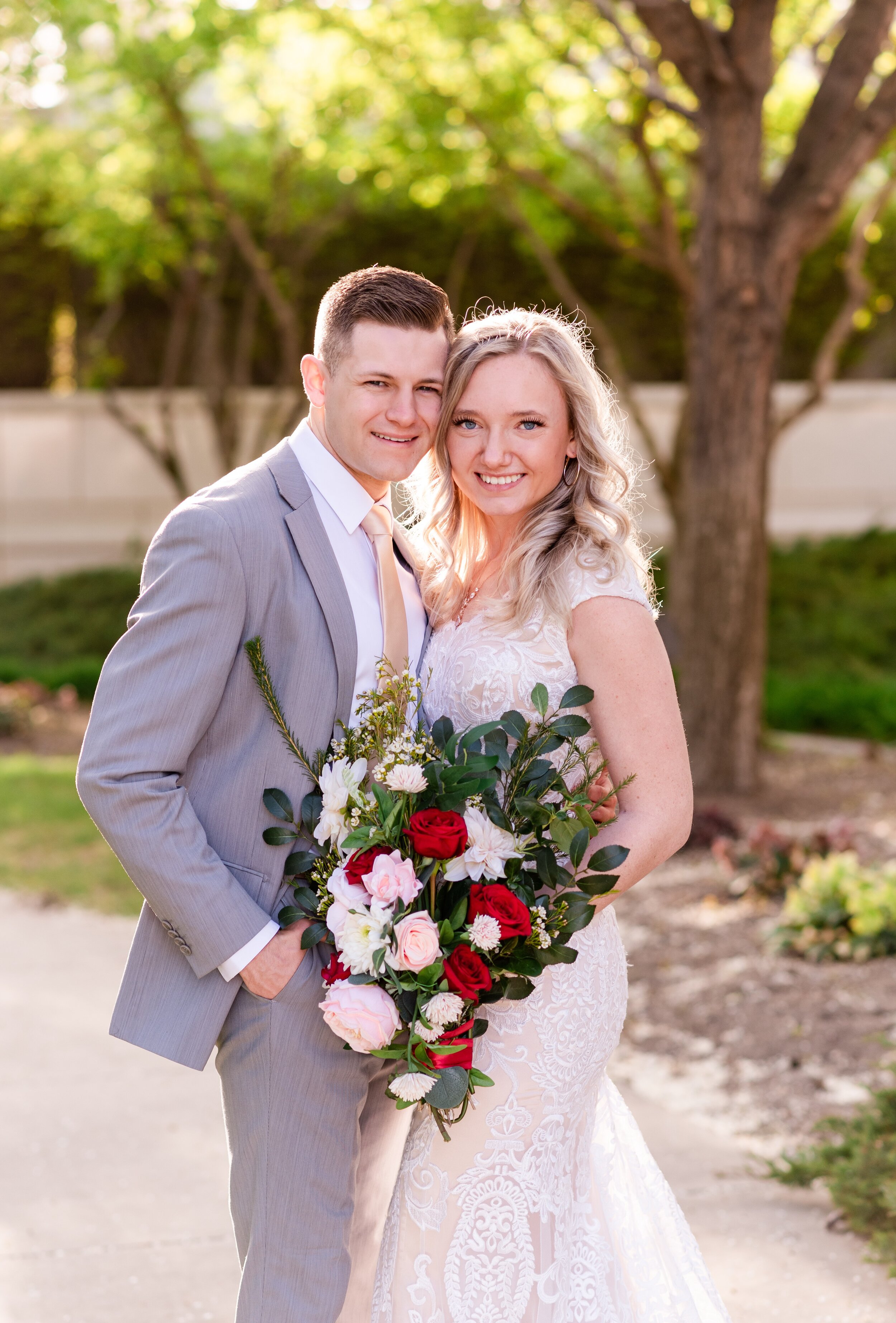 Red &amp; White Bouquet - Columbia River Washington Temple Bridals Wedding Photographer - Tri Cities Wedding Photographer - Morgan Tayler Photo &amp; Design - Moses Lake Temple Wedding Photographer
