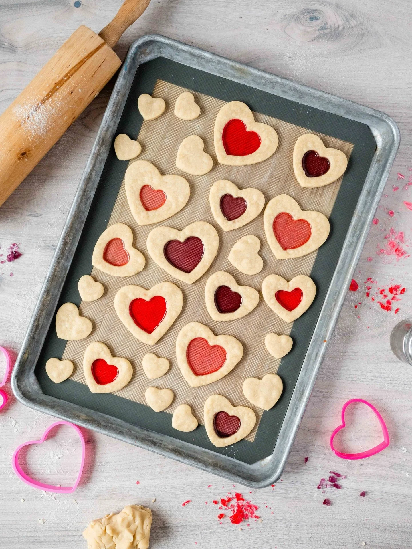 🩷These stained glass shortbread cookies are so easy &amp; so much fun to make!
Involve your kids and let them help roll &amp; cut the dough and even let them crush the candies or sprinkle them in the holes!

Comment &ldquo;Recipe&rdquo; &amp; I&rsqu