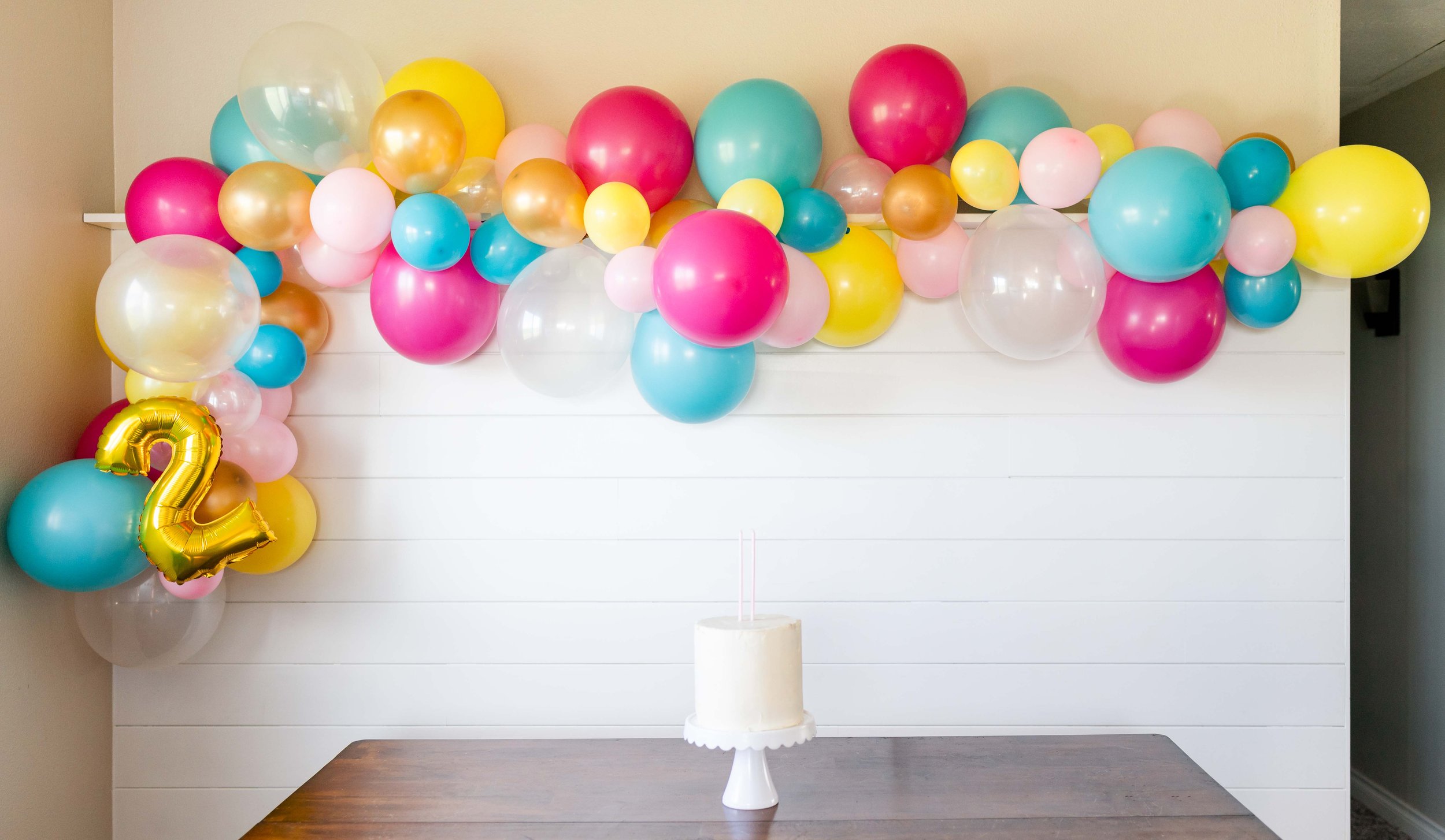 EVERYTHING You Need to Know About How to Make a Balloon Garland With Fishing  Line