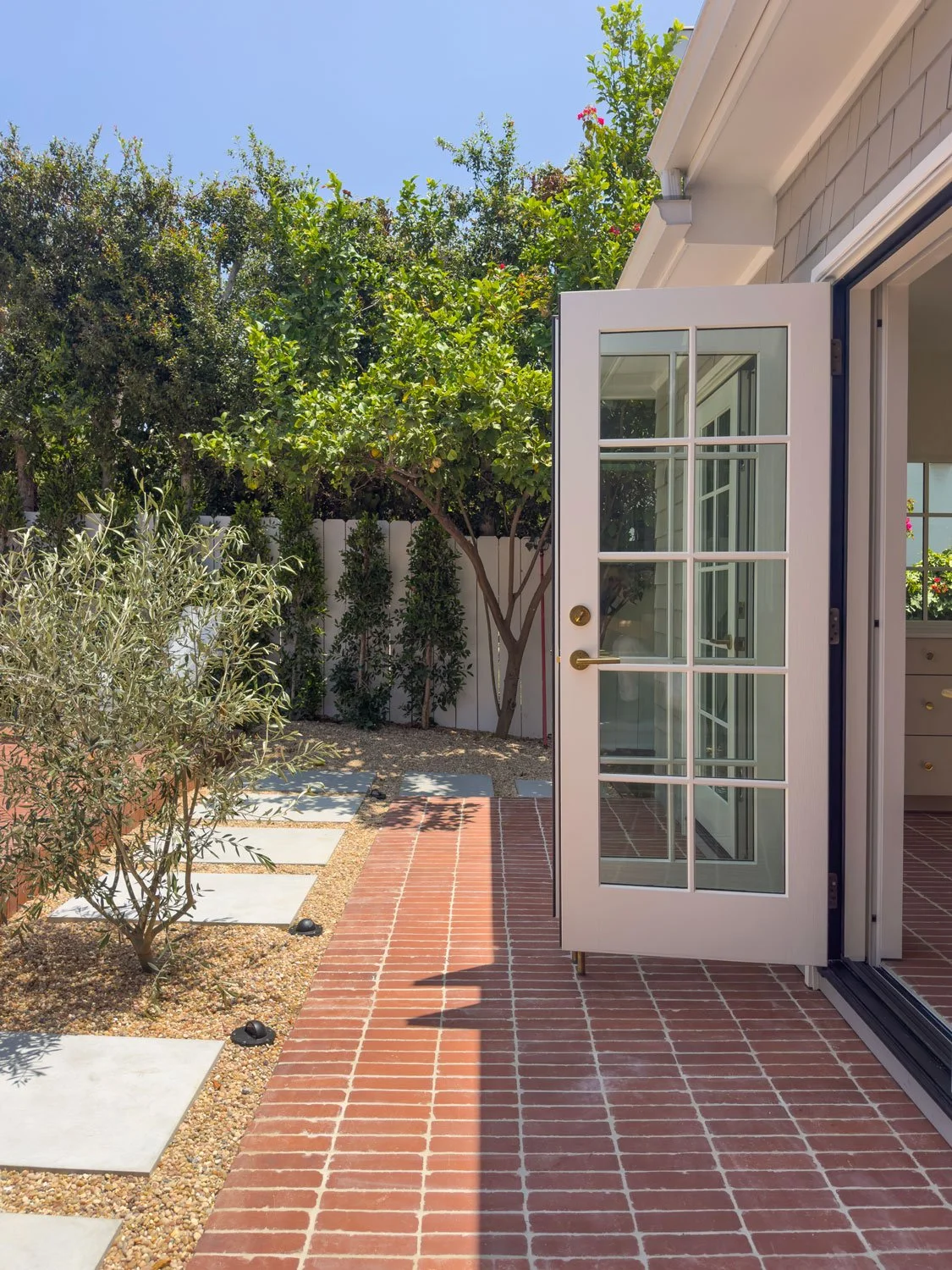 Patio10.jpg
