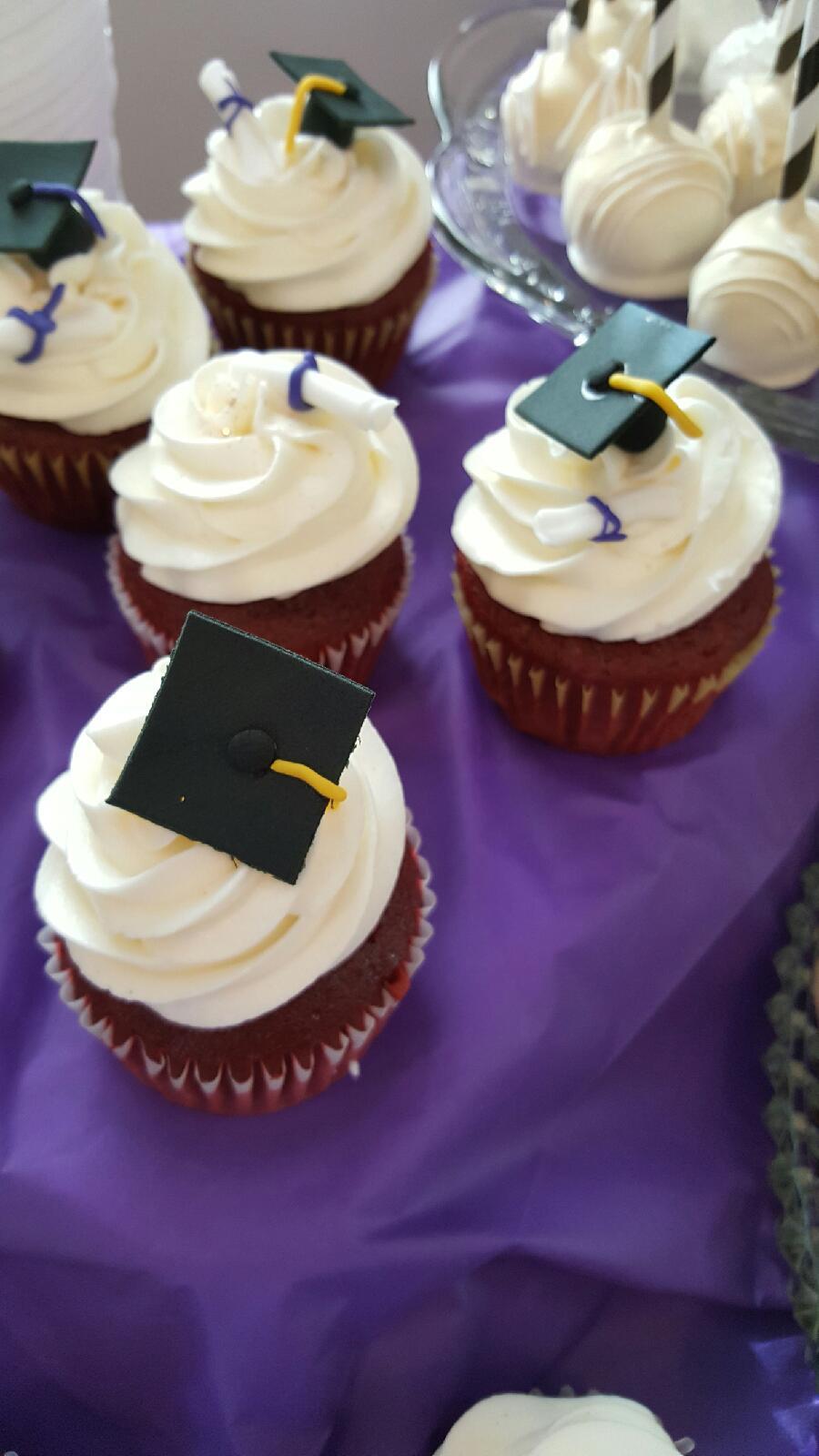 red velvet graduation cupcakes