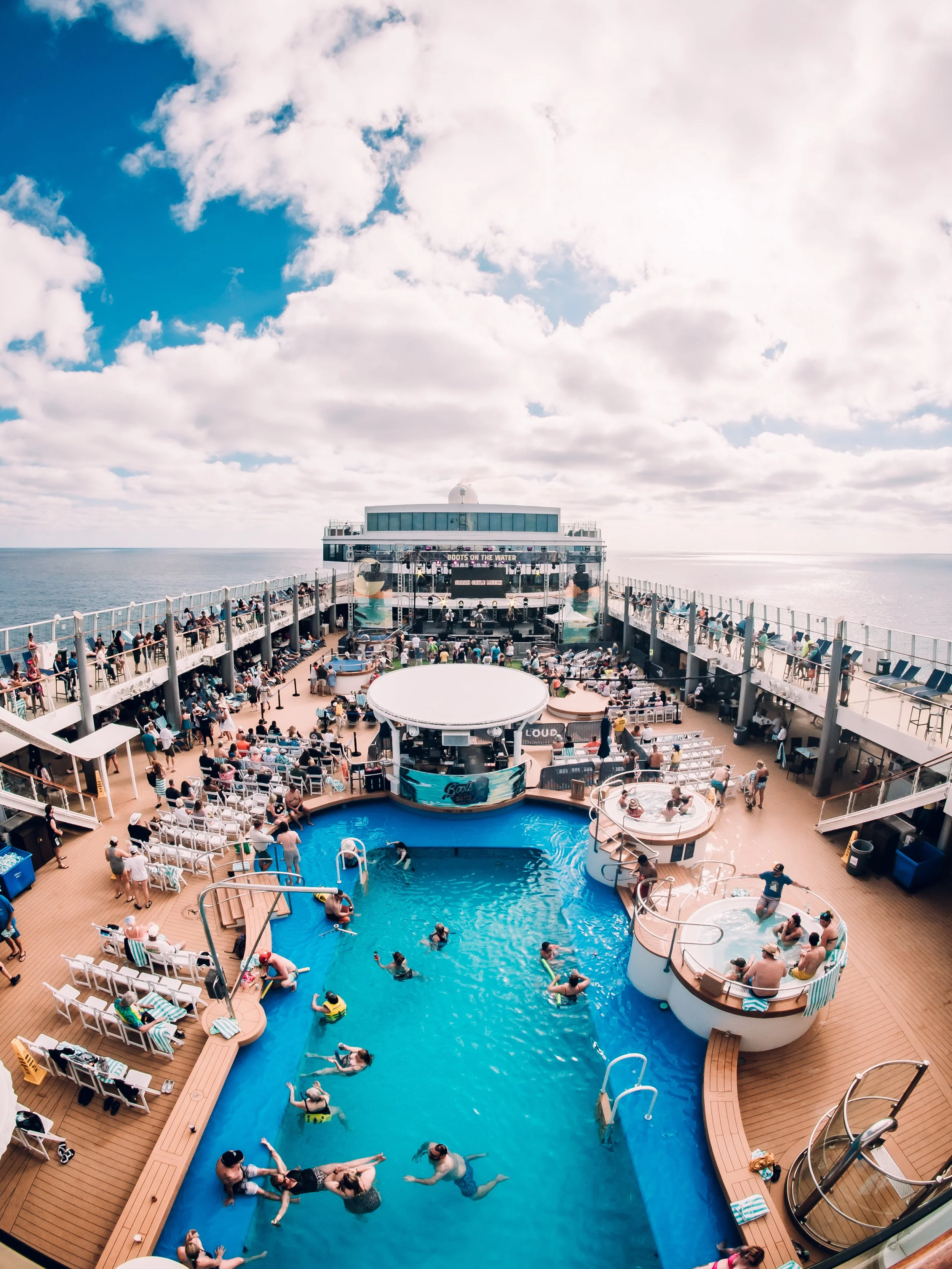 boots cruise_Yvonne Gougelet_@yvonnegphotos017.jpg