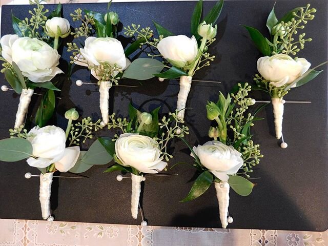 Simply, elegant boutonnieres with ranunculus and eucalyptus seeds.
.
.
.
.
.
.
.
.
#njfloral #njflorists #create #love #candelabra #weddingdecoration #marriage  #bridalbouquet  #designs #floraldesign #centerpiecesideas  #ceremonydecor #artist #elegan