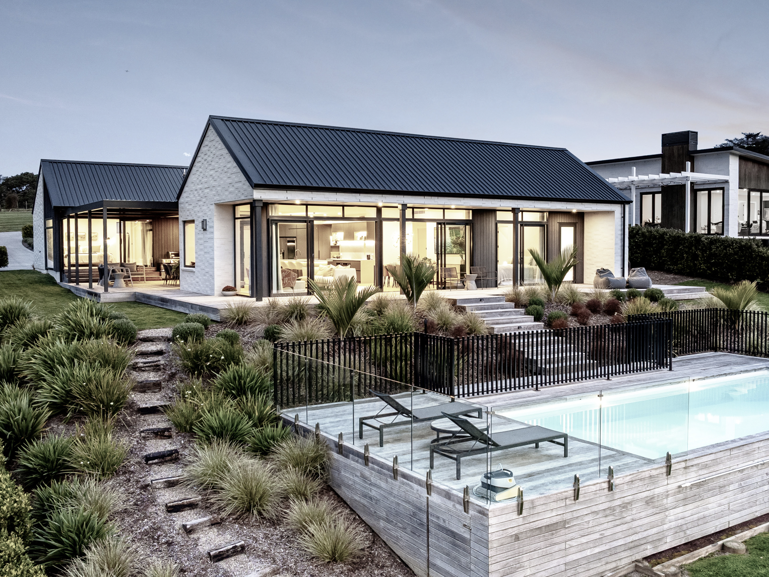 LuxeView Wainui