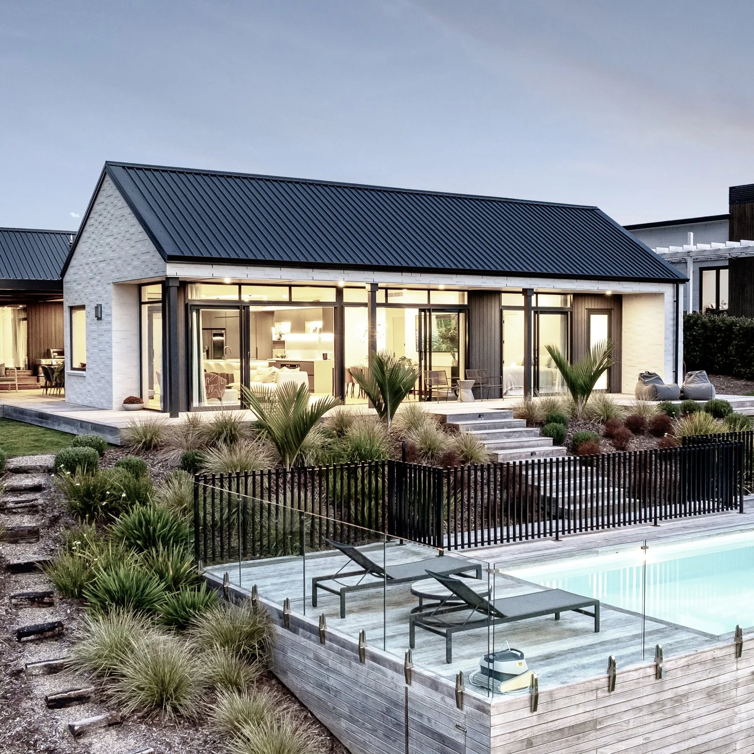LUXEVIEW WAINUI