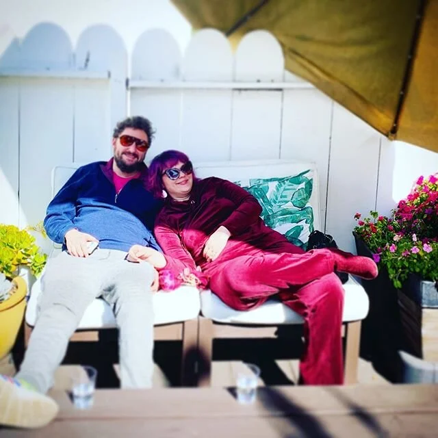 A couple of my faves enjoying the back porch at the salon. 🤩 #losangeleshairstylist #b2vsalon #relax #marriedlife #ilovemyjob #friends #weekend