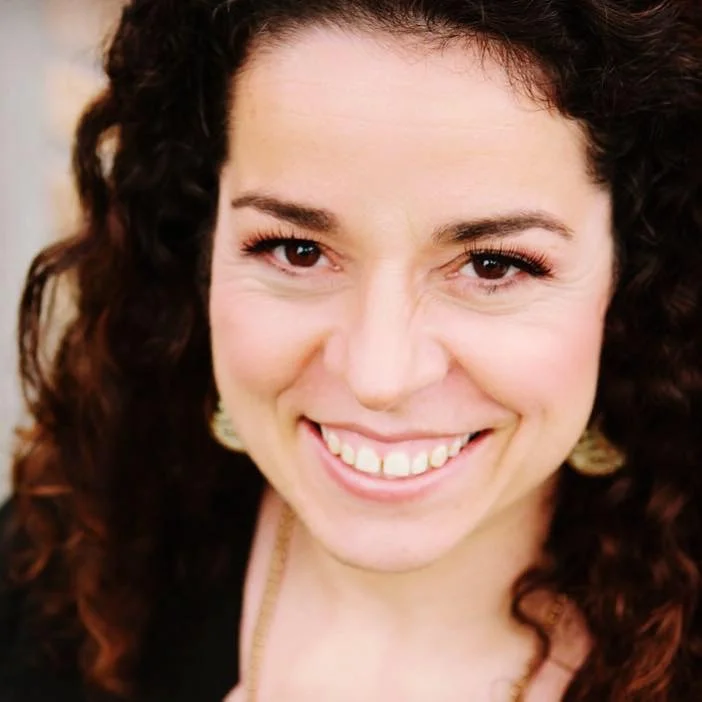 Your Guide, Rebecca Wong I'm Rebecca Wong, a relationship therapist and the creator of Connectfulness. It’s my mission to help you bring more intimacy, playfulness, and meaning into all aspects of your life - especially your relationships with the people who matter most.