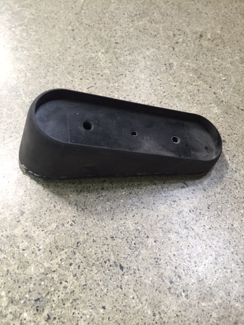 BY00087 plinth other side.JPG