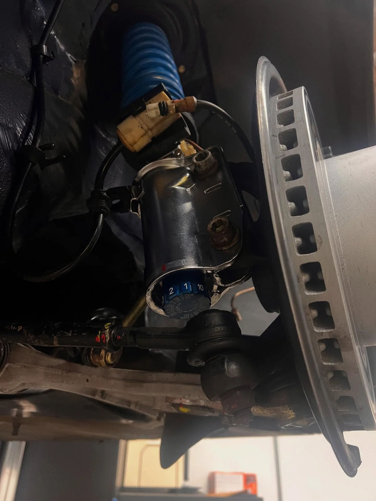 Porsche 964 gets new Bilstein PSS10s&hellip;