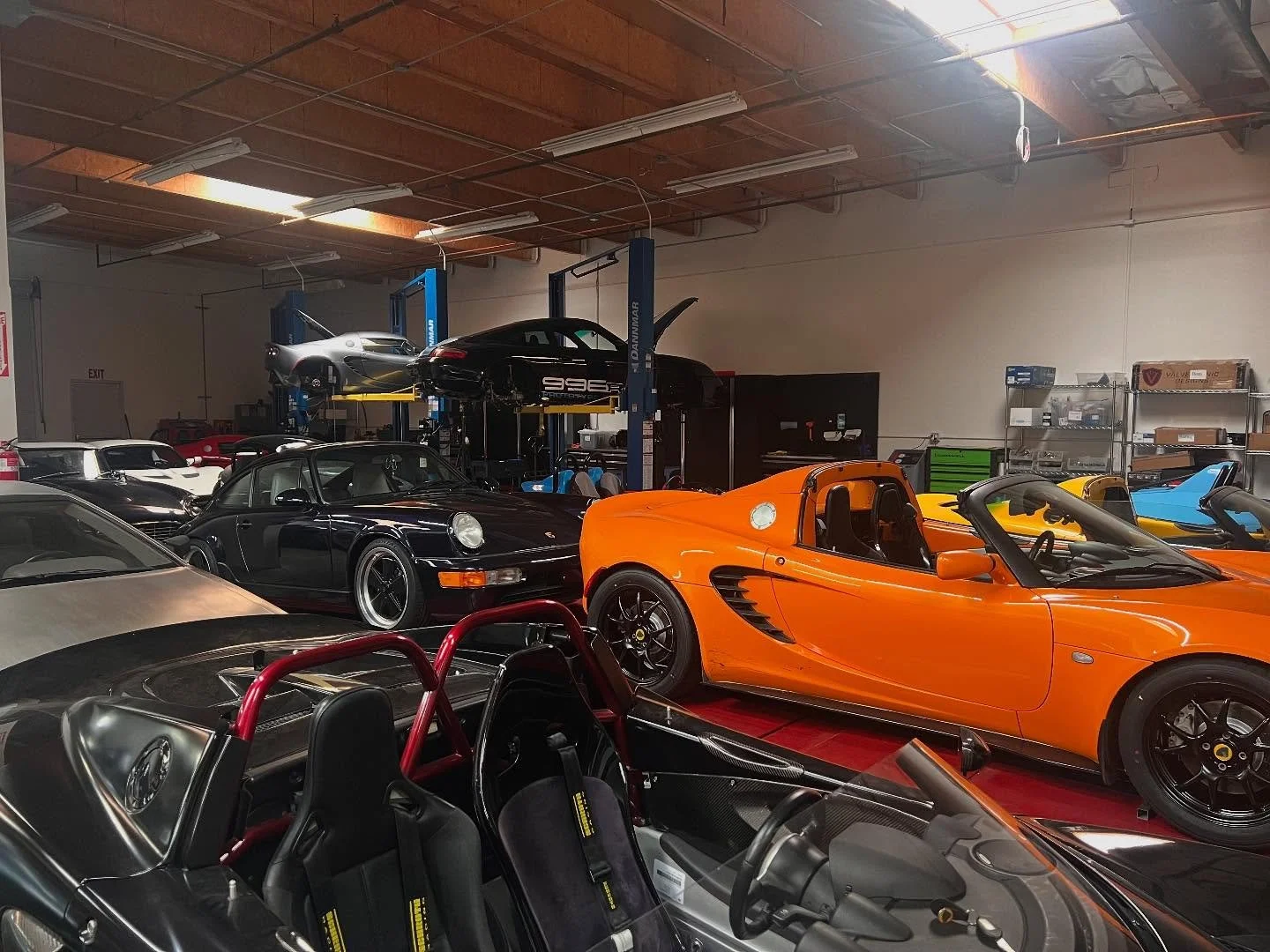 All sorts of tasty in this shot&hellip;#drakan #111rsspyder #111rs #lotuselise #996 #964 #jagxke #delorean