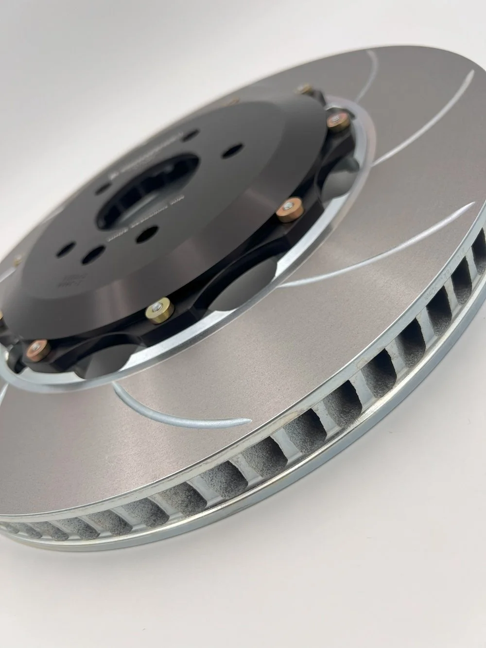 Emira ULTRAdisc Angle.jpg
