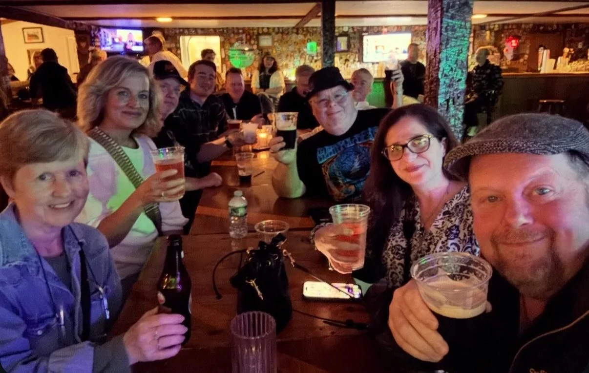 A pre show pint at the world famous @gavins_irish @gavins__guinnessfest we’ll see you all in a little while!! #theshowisabouttostart #iseverybodyin #brooklynsown #cbb #showtime #gavinsirishcountryinn #goodcraic #livemusic #celticrootsrock #celt