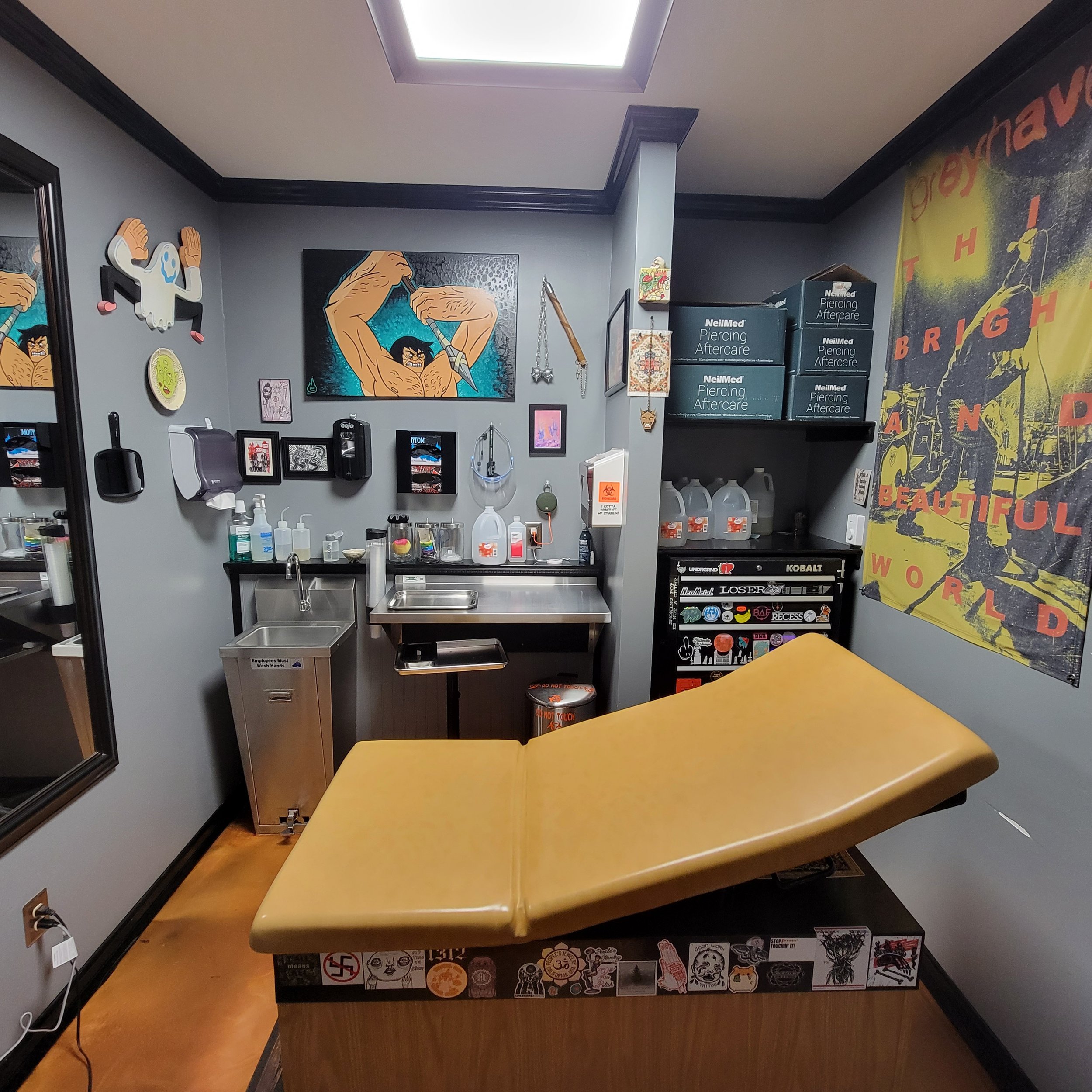 Tattoo shop interior hi-res stock photography and images - Alamy