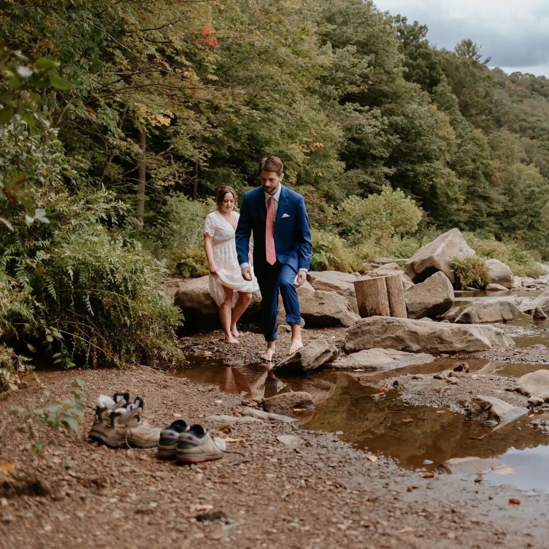 Hiking Elopement Tip⁠👇⁠
⁠
In preparation for this double elopement weekend, it got me thinking about how important it is to wear proper footwear if you&rsquo;re going to be hiking on your elopement day. I always stress to couples that plan to hike, 