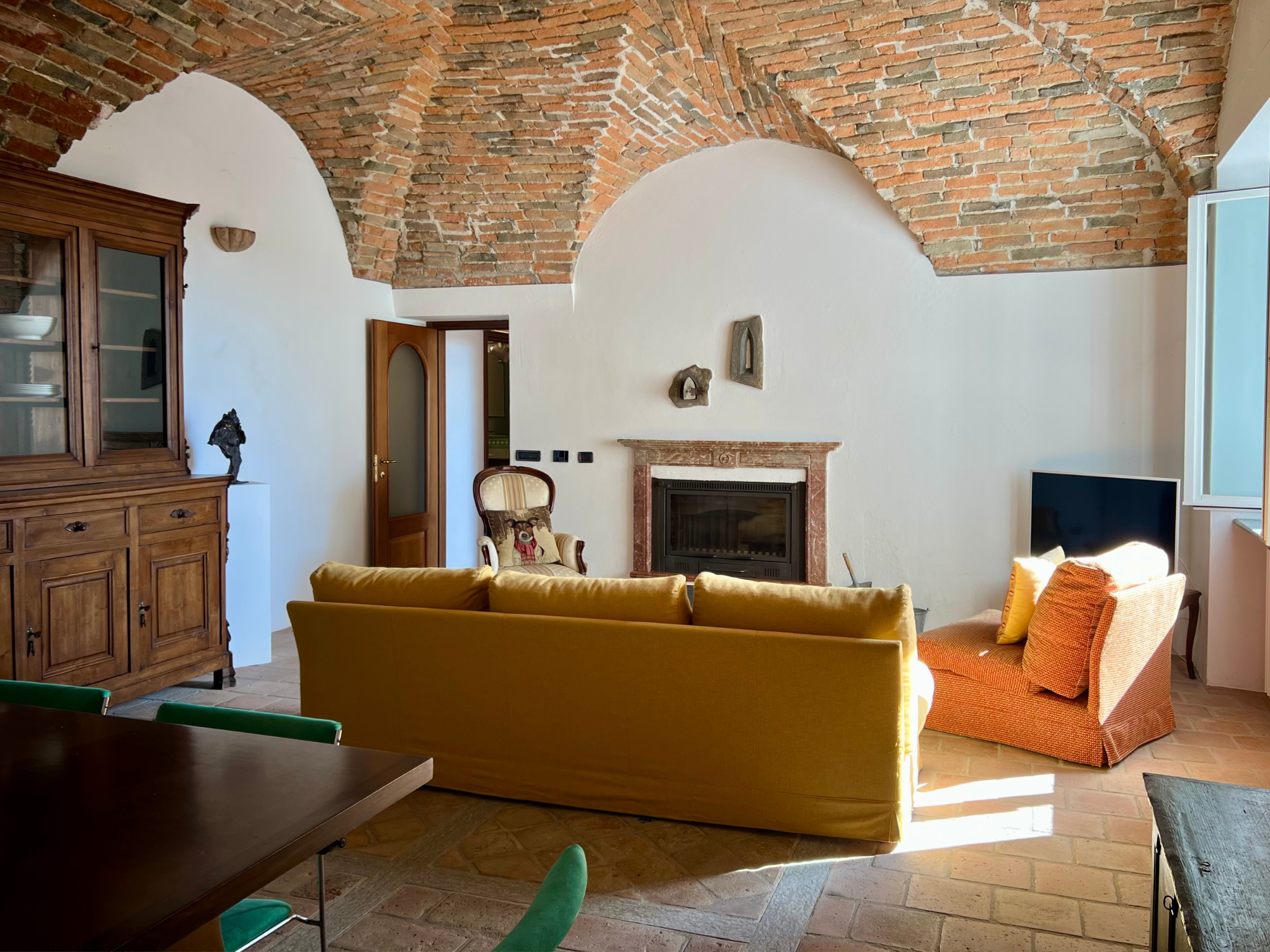 Historic and Unique Apartment, Montegrosso d'Asti