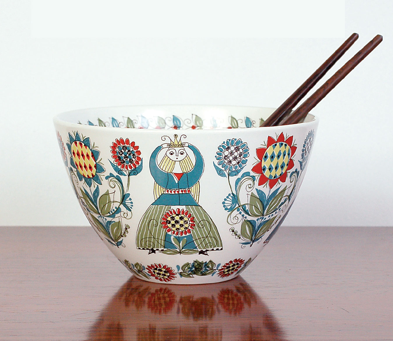 Large bowl from the 'Saga' range.