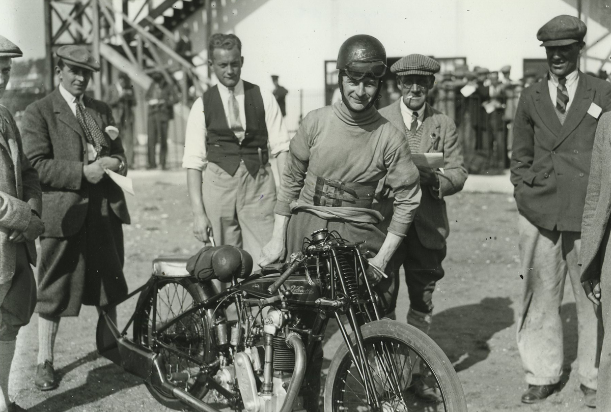 Above: FG Hicks on his 348cc Velocette in 1925. Winner of the 250cc and 500cc Brooklands Championships