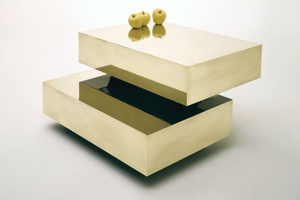 Tavolo Scultura from 1970. These two photographs demonstrate how these beautiful and ingenious space-saving pieces work.